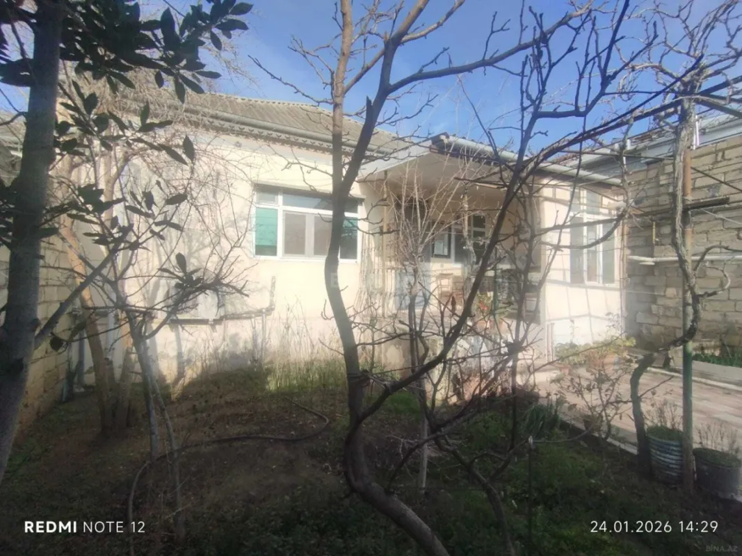 Satılır 5 otaqlı həyət evi 140 m²