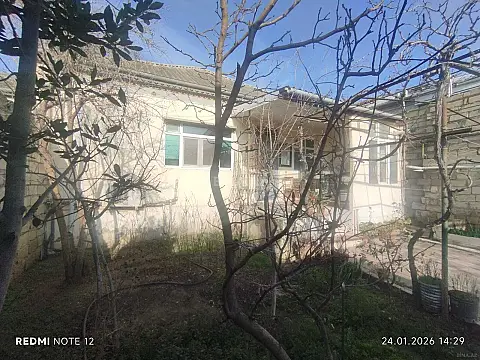 Satılır 5 otaqlı həyət evi 140 m²