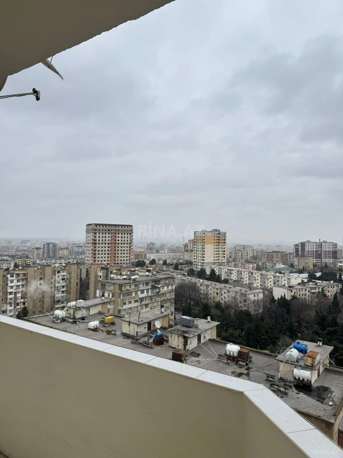 Satılır 2 otaqlı mənzil 93 m²