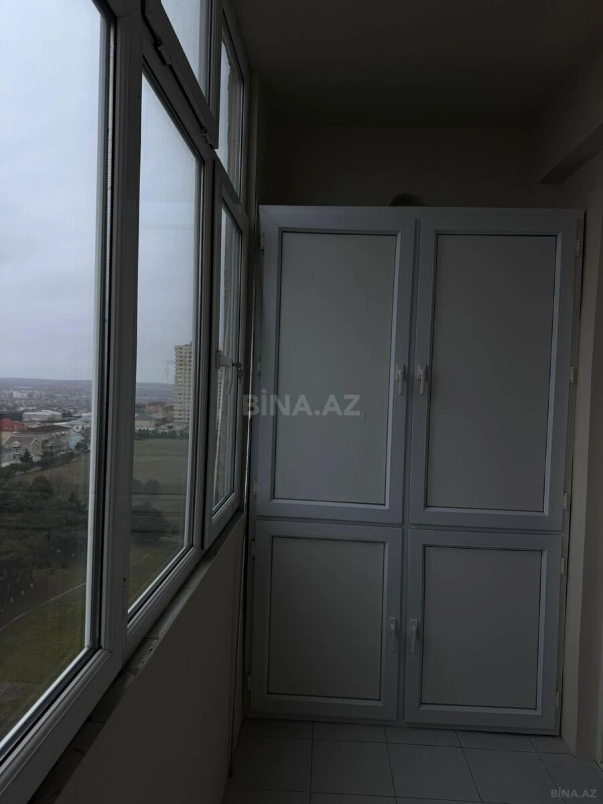 Satılır 2 otaqlı mənzil 93 m²