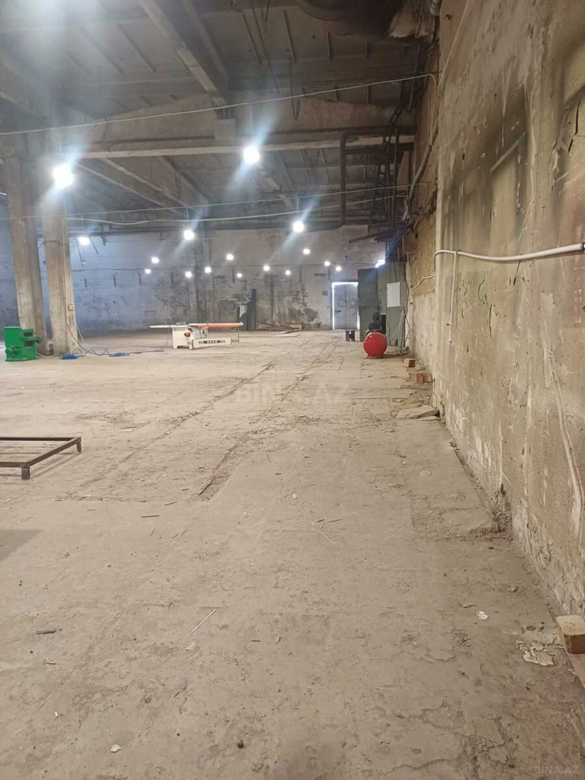 Kirayə verilir obyekt 900 m²