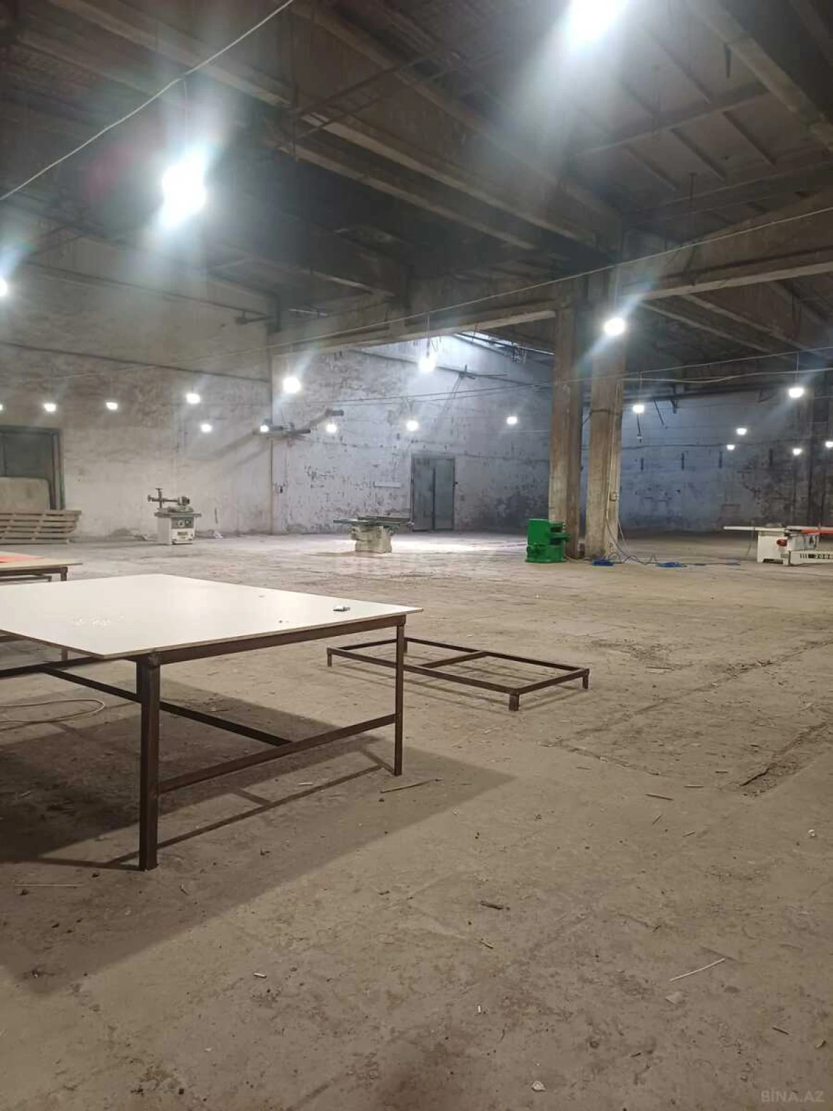 Kirayə verilir obyekt 900 m²