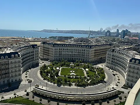 Satılır 4 otaqlı mənzil 220 m²