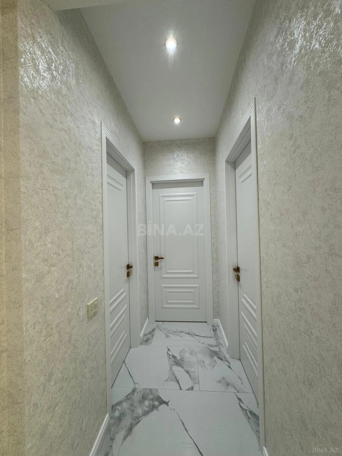 Satılır 4 otaqlı mənzil 110 m²