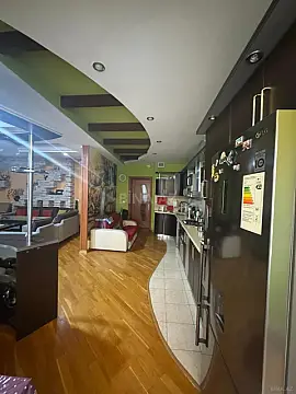 Satılır 4 otaqlı mənzil 191 m²