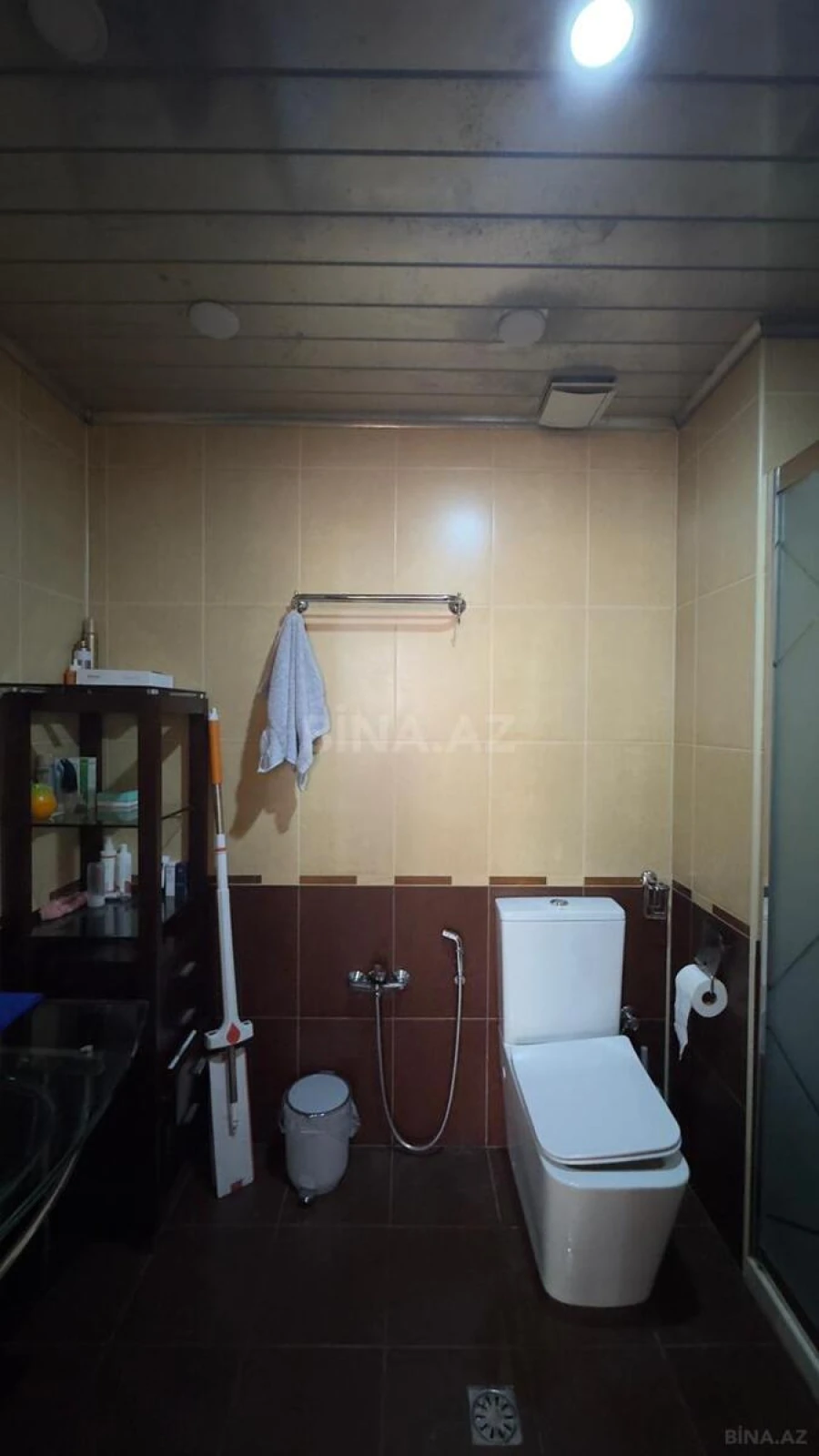 Satılır 4 otaqlı mənzil 191 m²