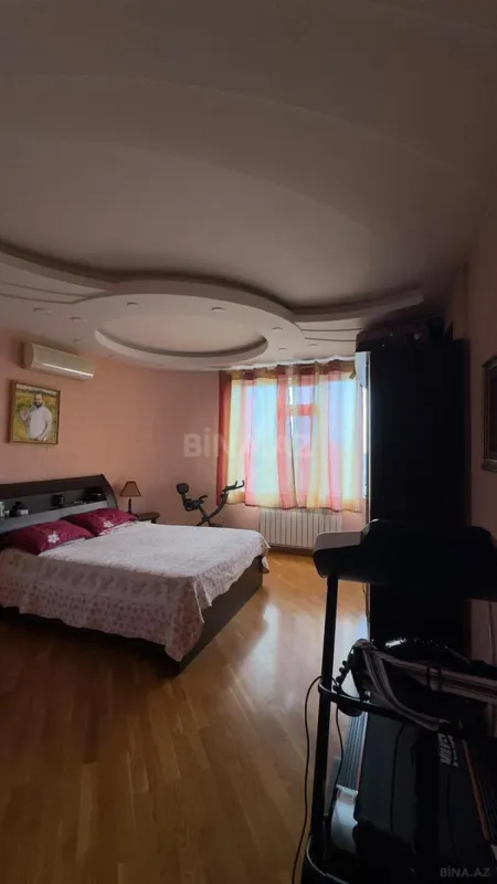 Satılır 4 otaqlı mənzil 191 m²