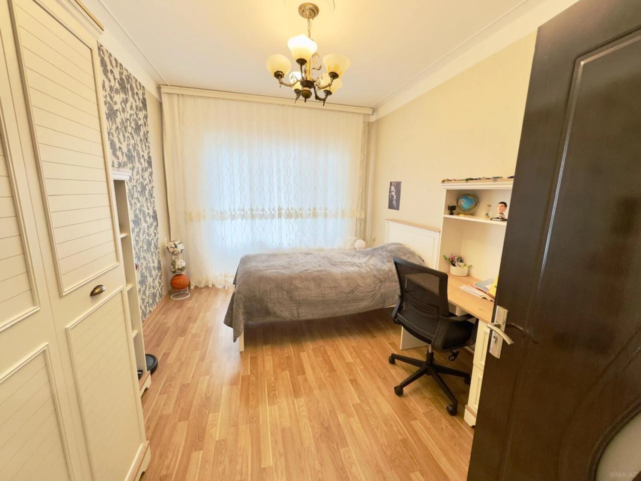 Satılır 4 otaqlı mənzil 95 m²