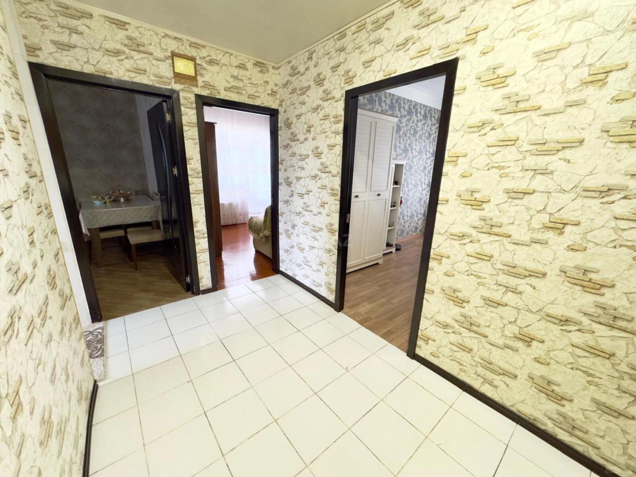 Satılır 4 otaqlı mənzil 95 m²