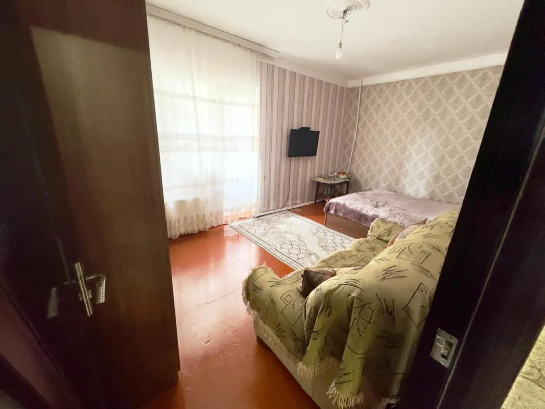 Satılır 4 otaqlı mənzil 95 m²
