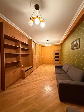 Satılır 3 otaqlı mənzil 110 m²