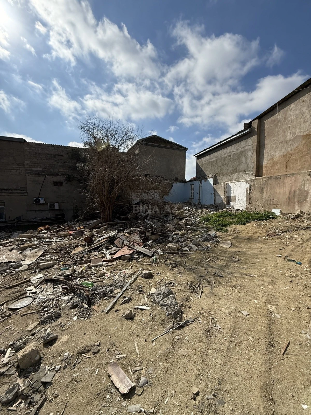 Satılır torpaq sahəsi 12 m²