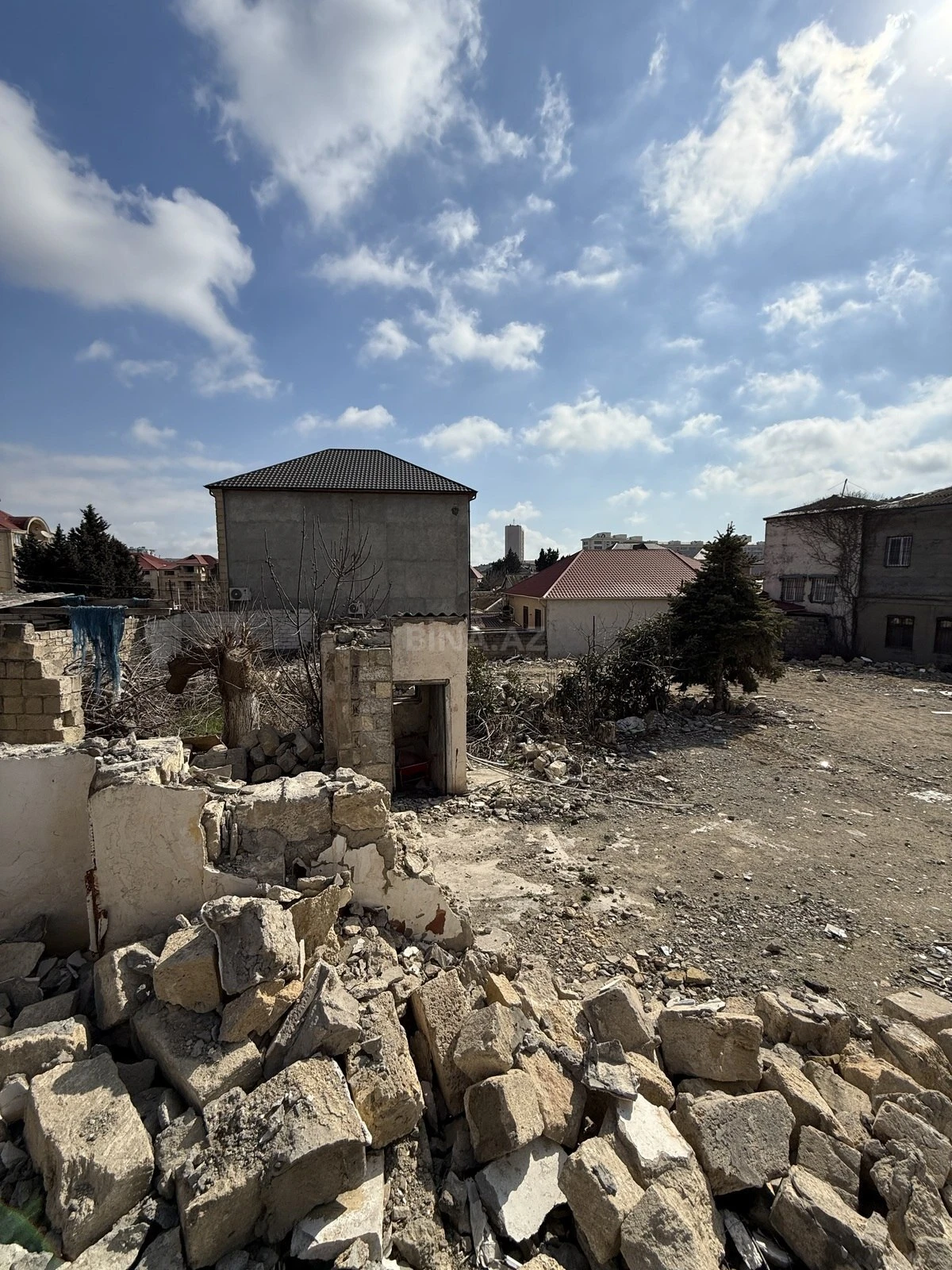 Satılır torpaq sahəsi 12 m²