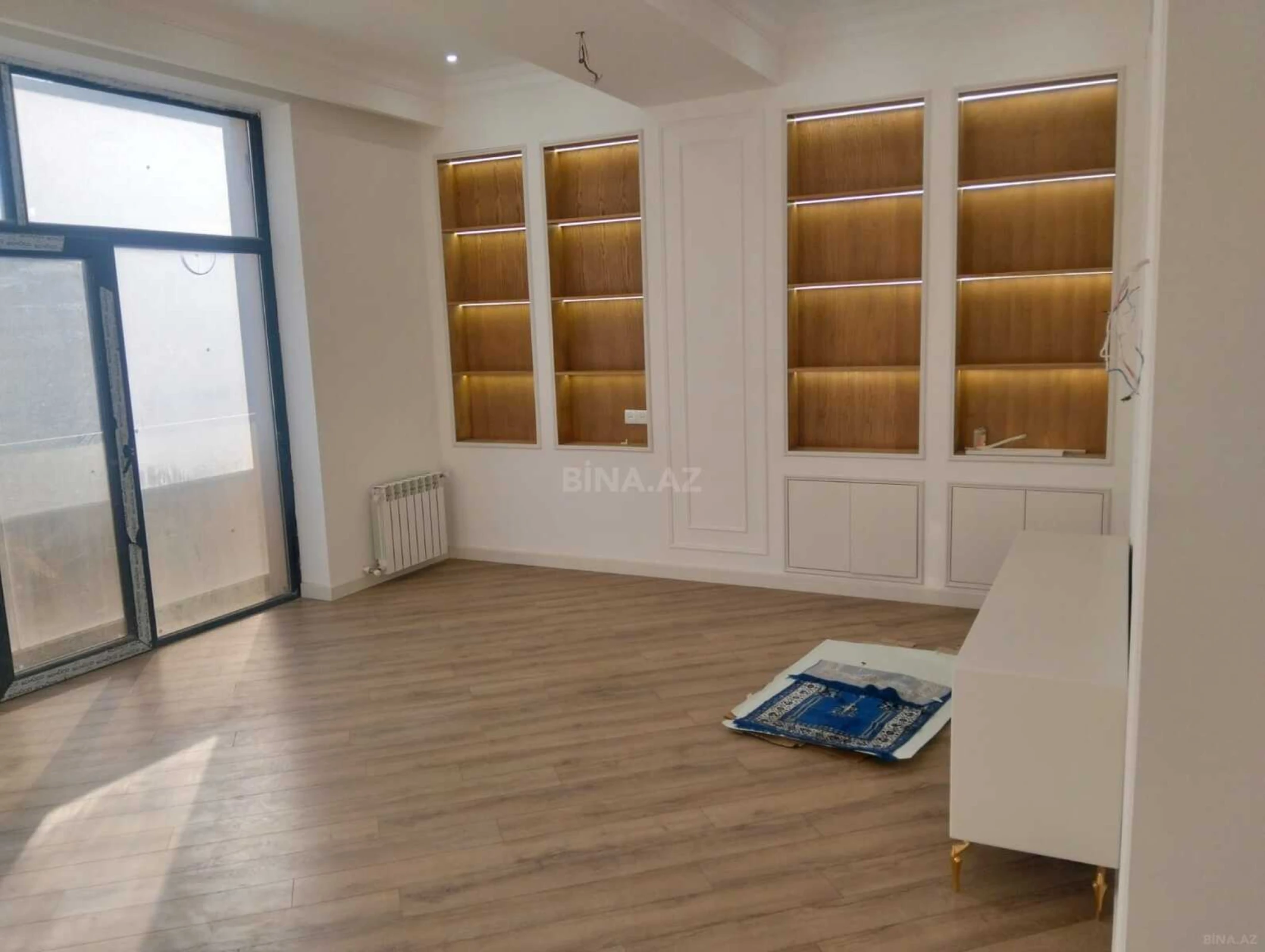 Satılır 4 otaqlı mənzil 148 m²