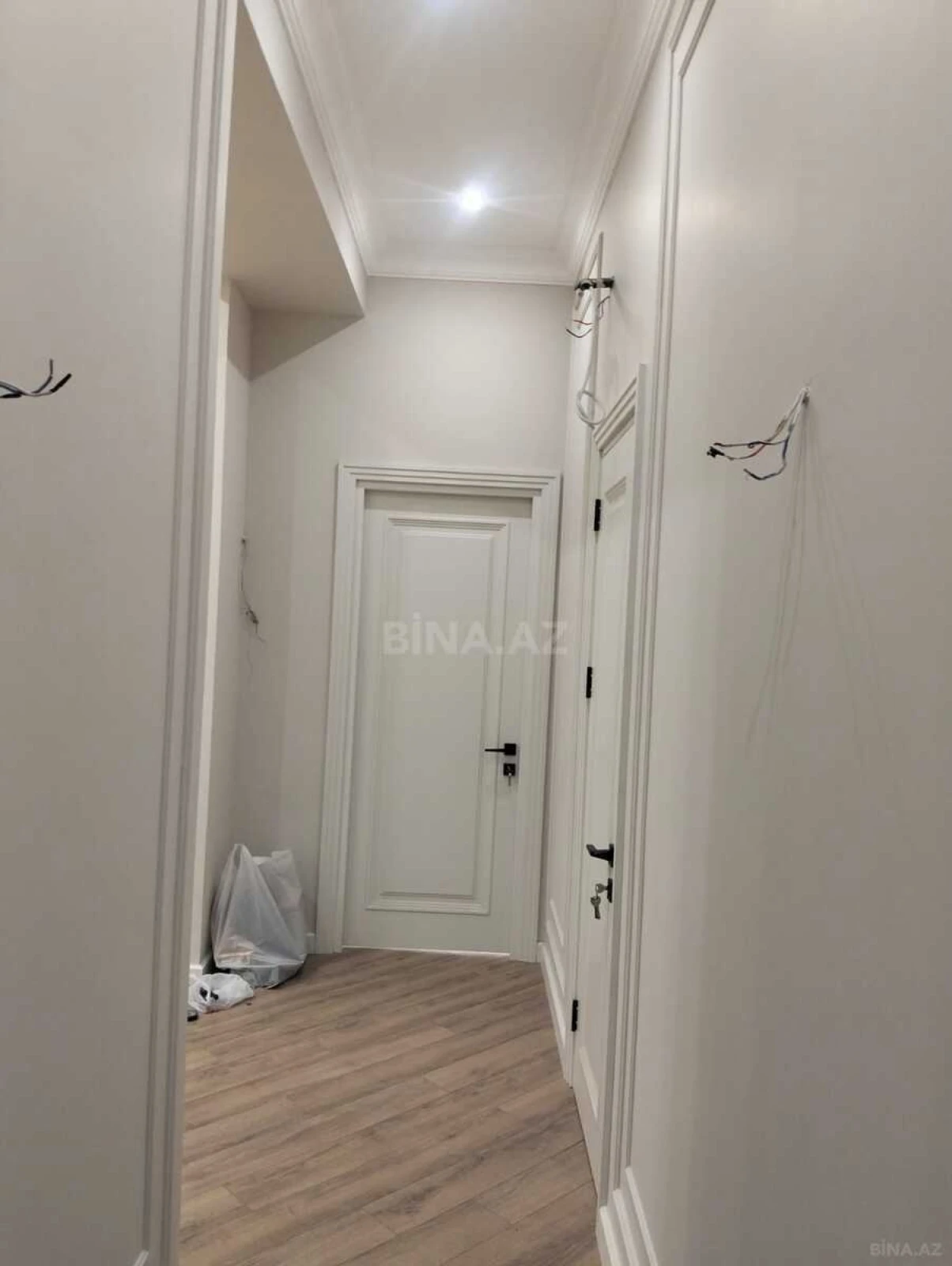 Satılır 4 otaqlı mənzil 148 m²