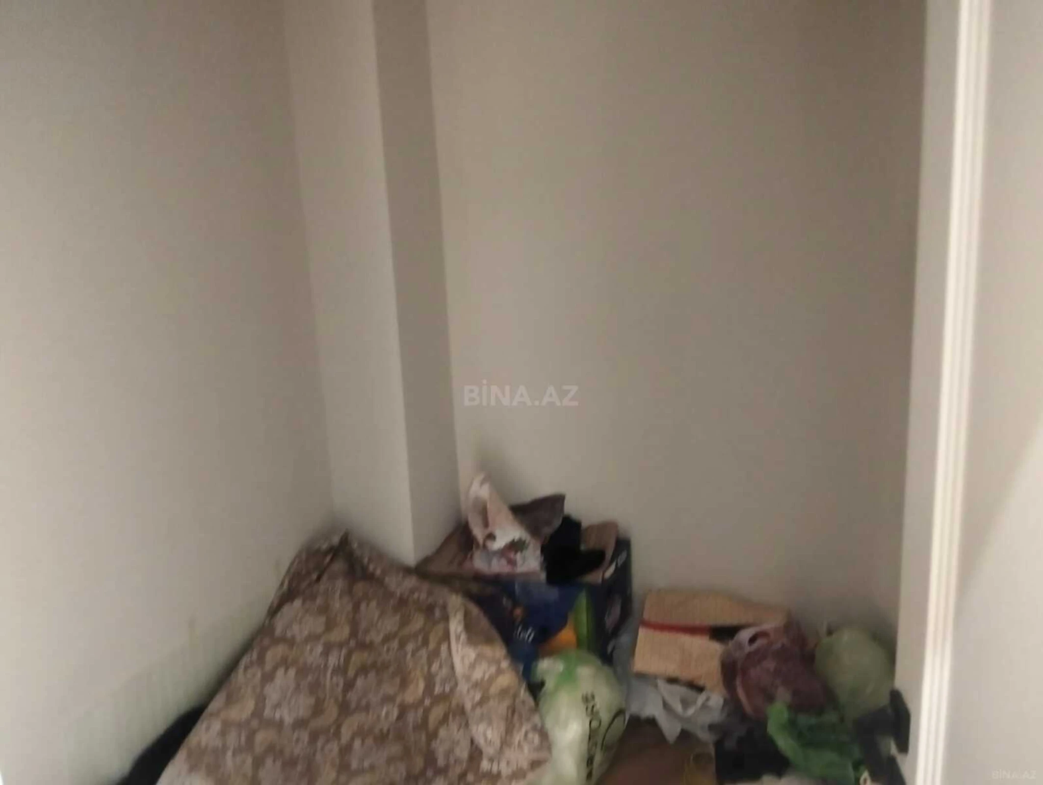 Satılır 4 otaqlı mənzil 148 m²