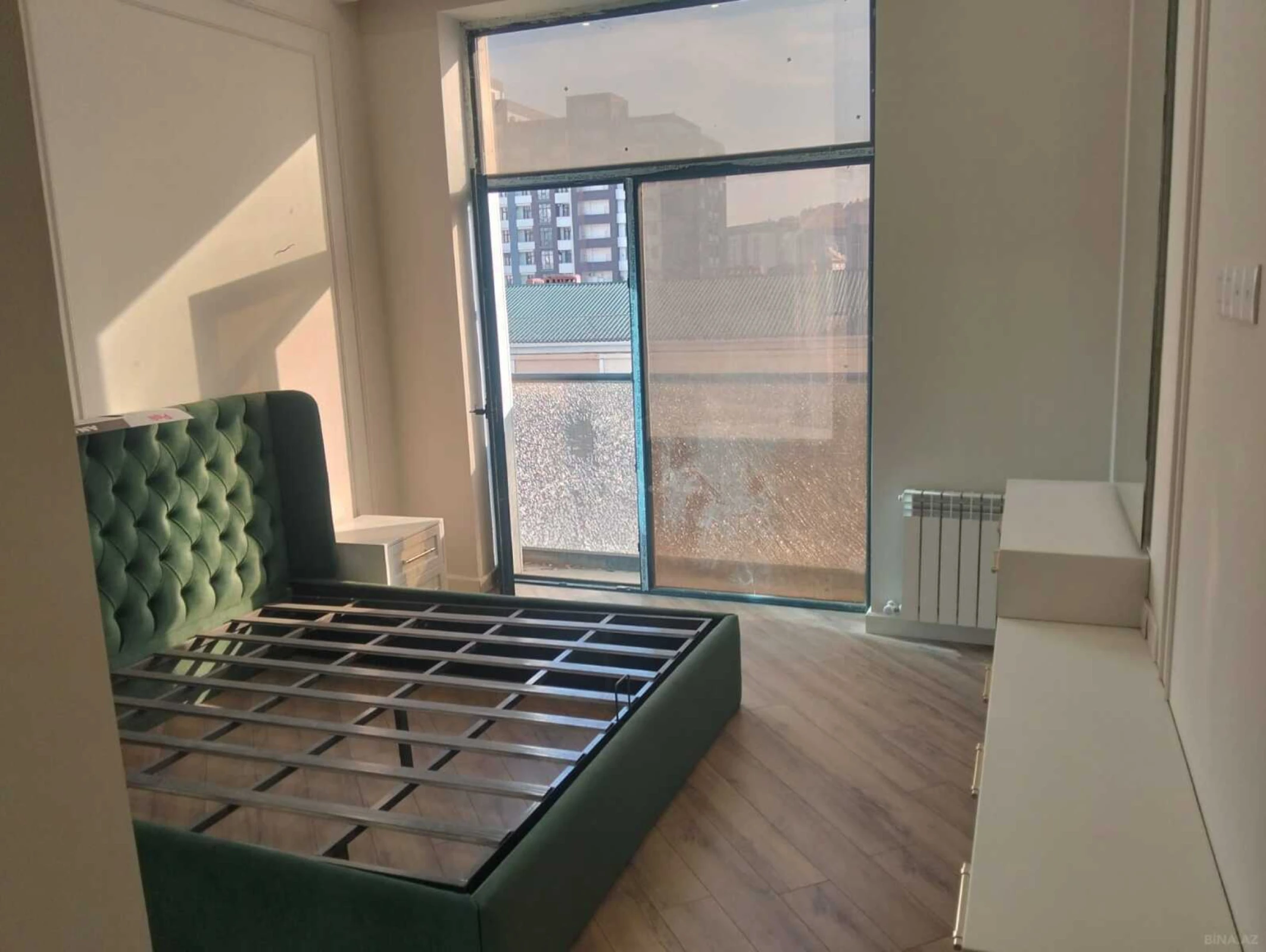 Satılır 4 otaqlı mənzil 148 m²