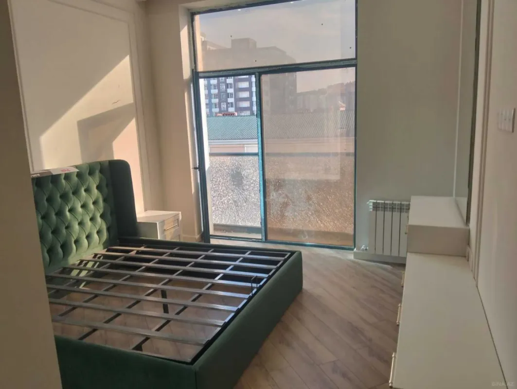 Satılır 4 otaqlı mənzil 148 m²