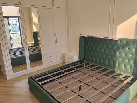 Satılır 4 otaqlı mənzil 148 m²