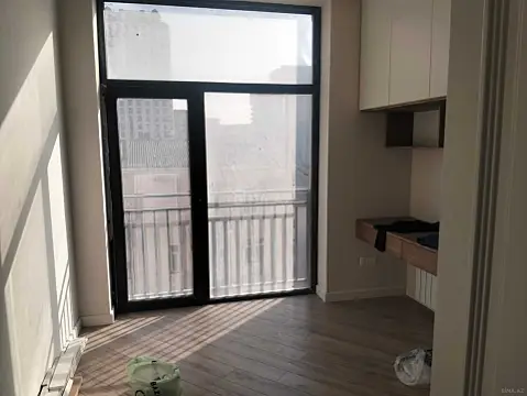 Satılır 4 otaqlı mənzil 148 m²