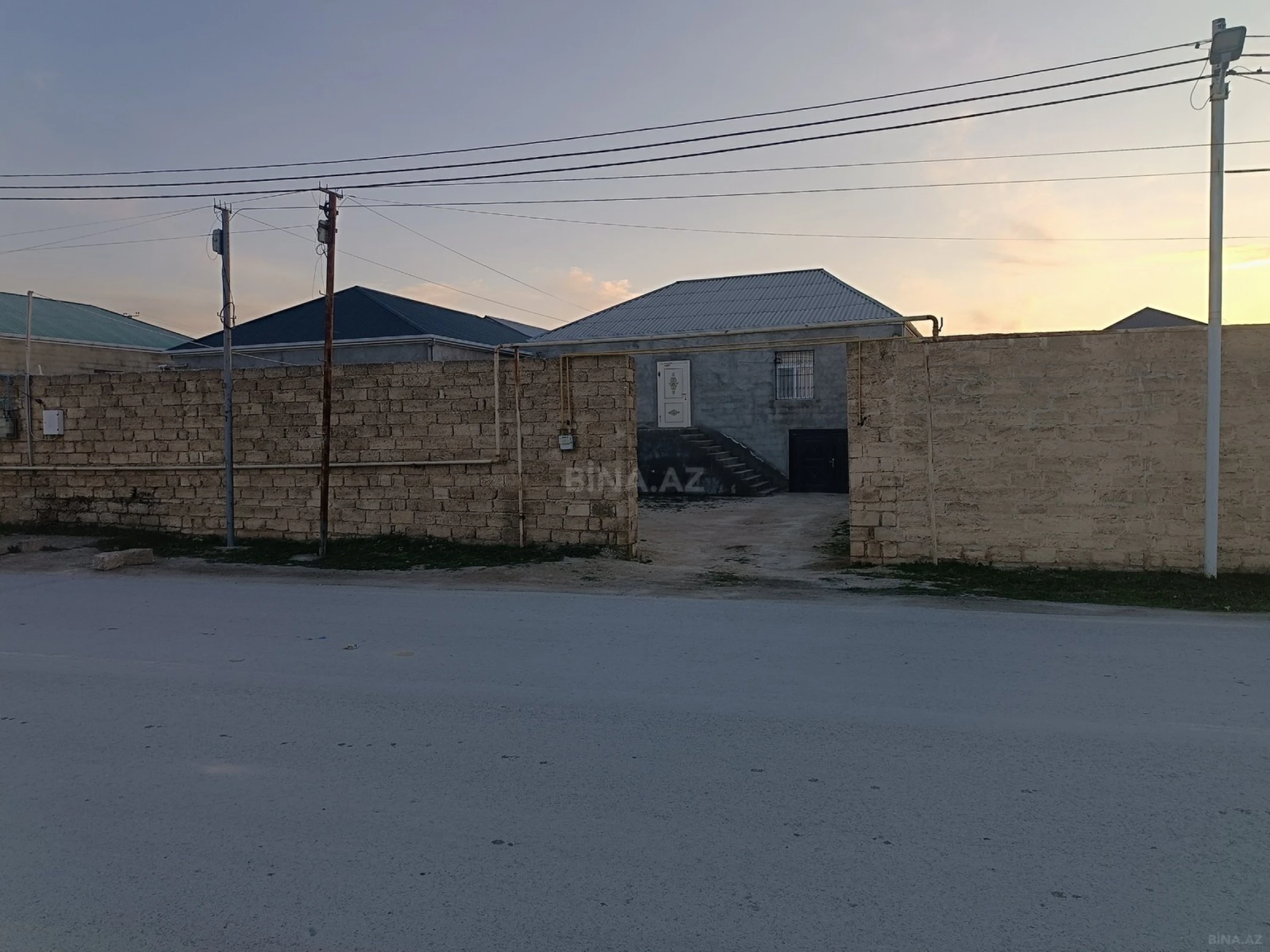 Satılır 3 otaqlı həyət evi 138 m²