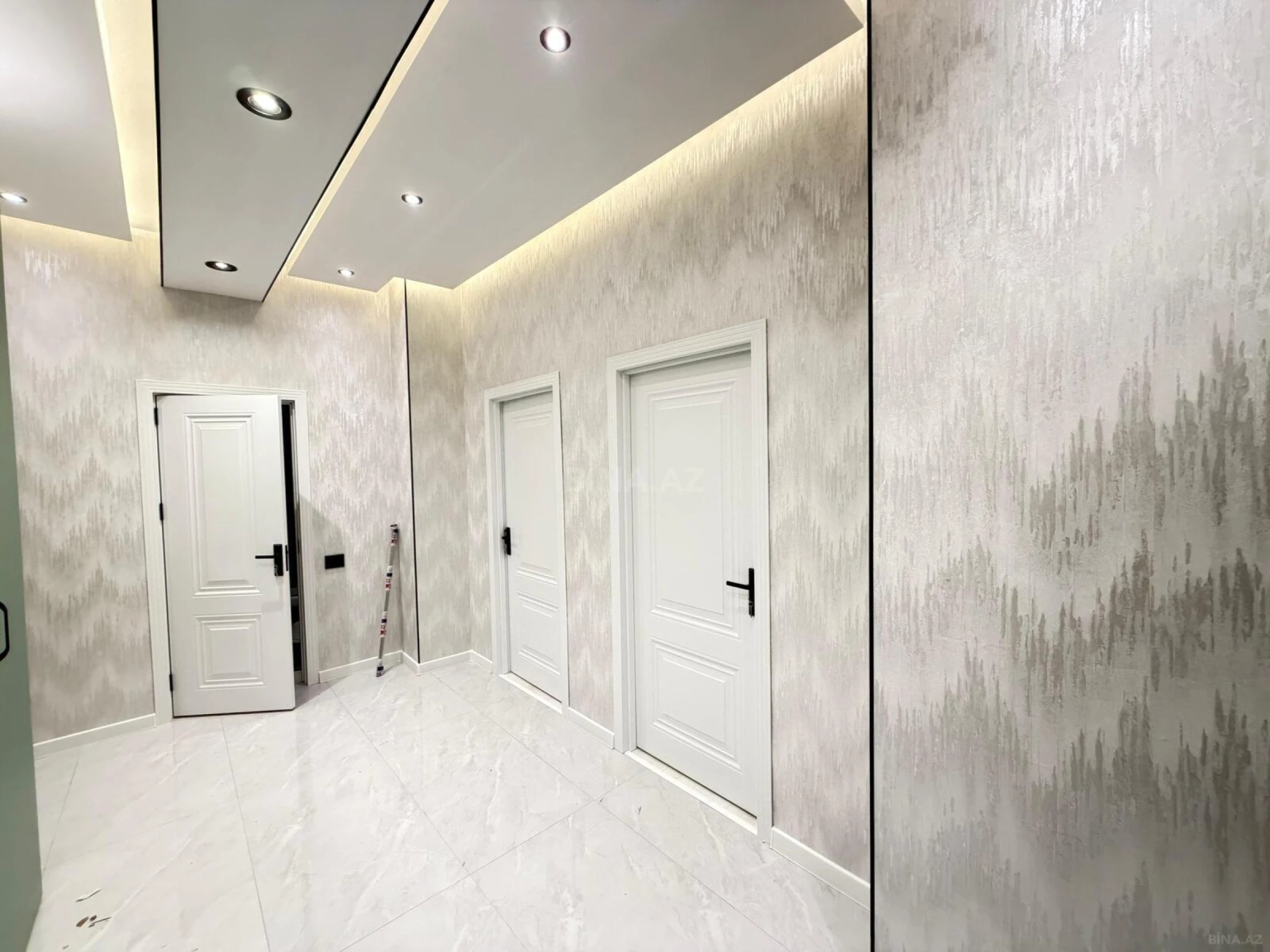 Satılır 2 otaqlı mənzil 62 m²