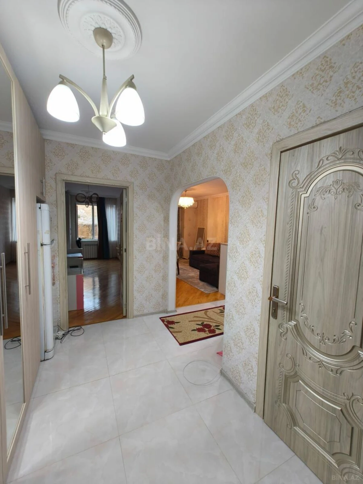 Kirayə verilir 2 otaqlı mənzil 65 m²