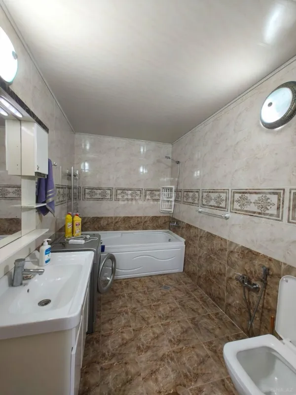 Kirayə verilir 2 otaqlı mənzil 65 m²