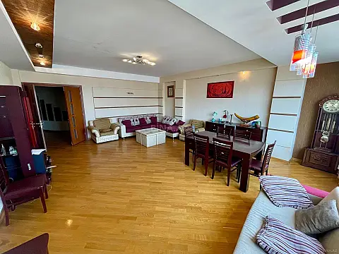 Kirayə verilir 3 otaqlı mənzil 180 m²