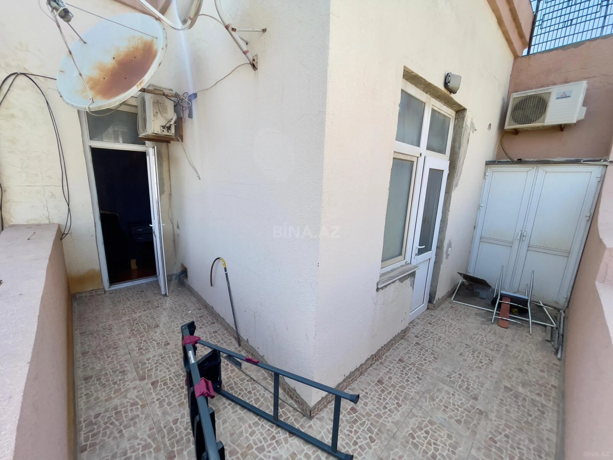 Kirayə verilir 3 otaqlı mənzil 180 m²