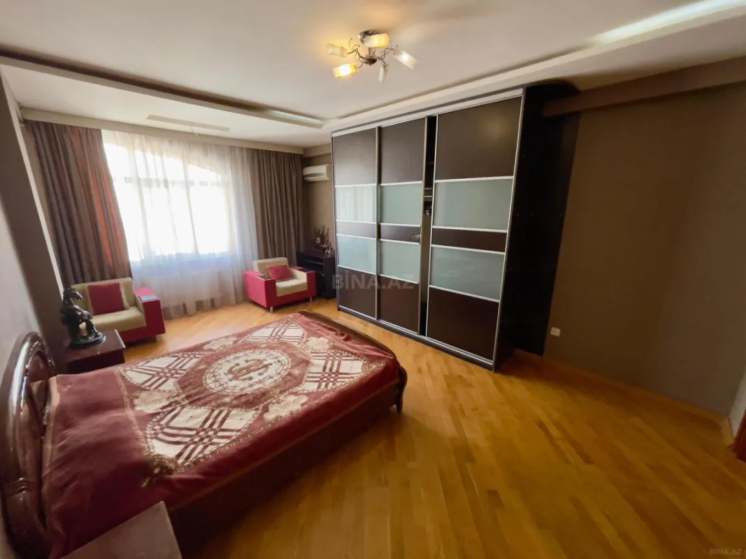 Kirayə verilir 3 otaqlı mənzil 180 m²