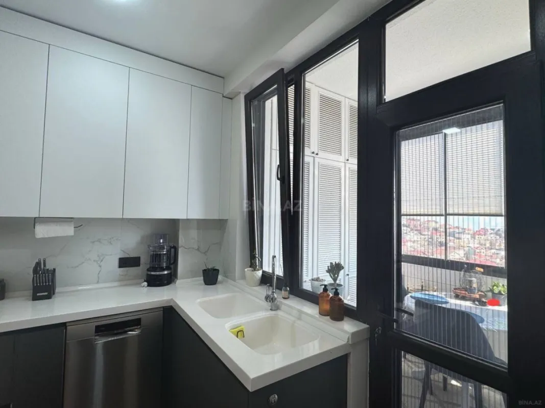 Satılır 2 otaqlı mənzil 92 m²