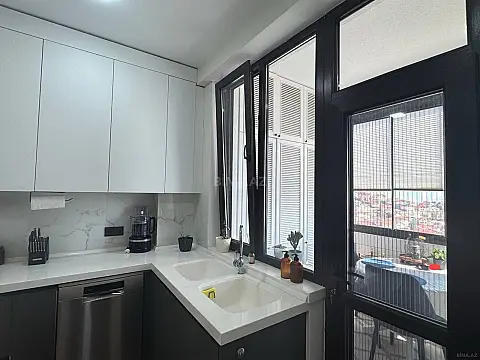 Satılır 2 otaqlı mənzil 92 m²
