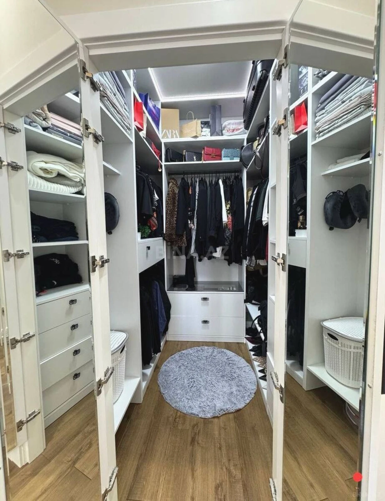 Satılır 2 otaqlı mənzil 92 m²