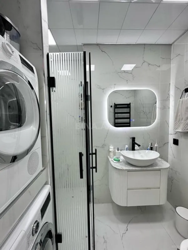 Satılır 2 otaqlı mənzil 92 m²