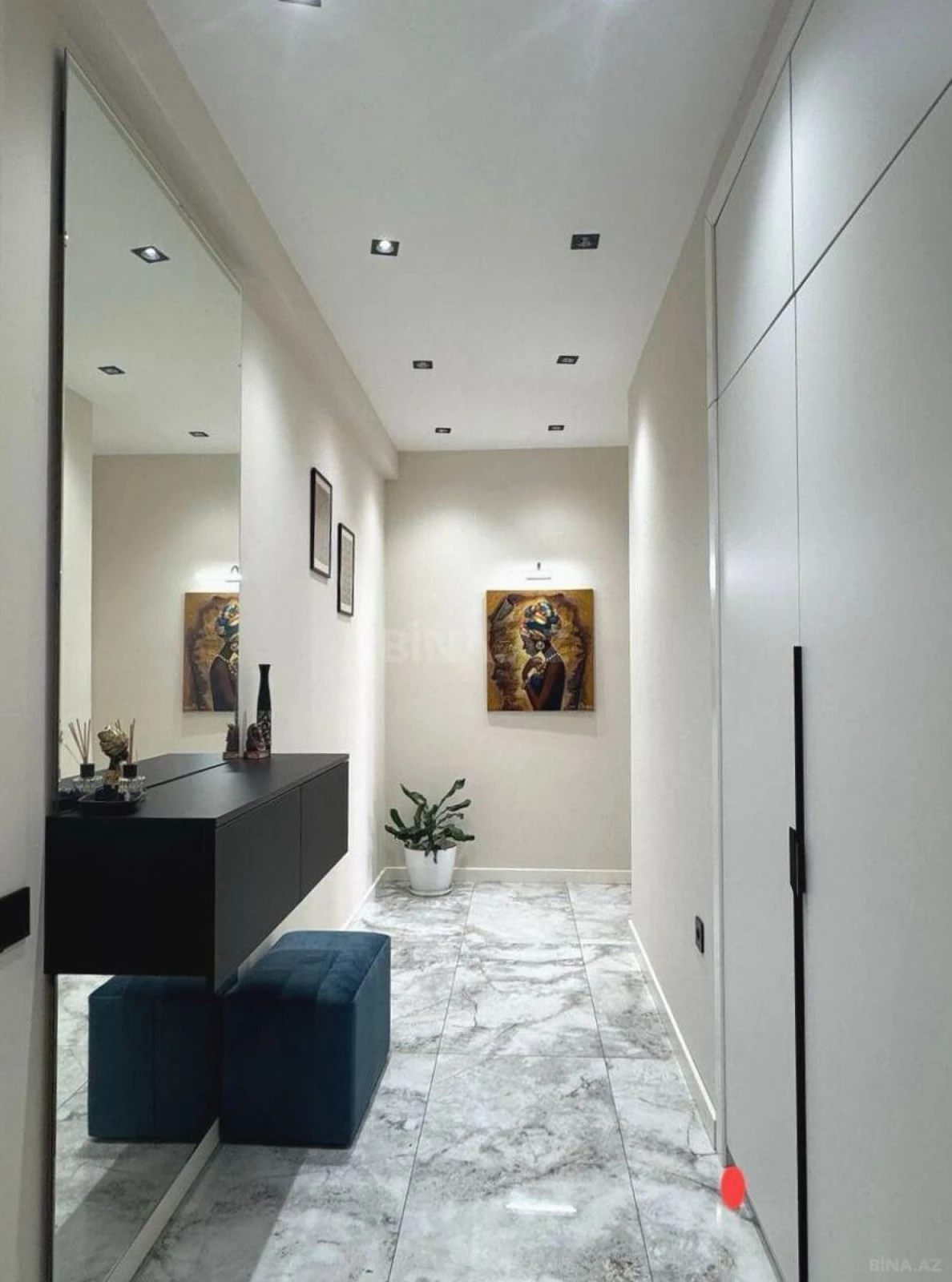 Satılır 2 otaqlı mənzil 92 m²