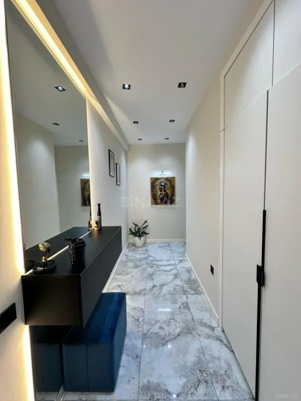 Satılır 2 otaqlı mənzil 92 m²