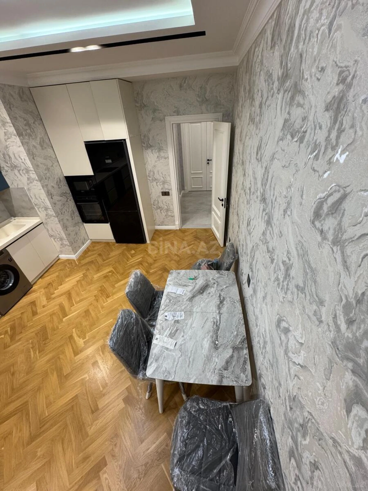 Kirayə verilir 2 otaqlı mənzil 92 m²