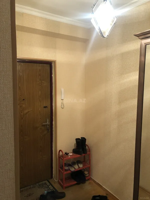 Satılır 1 otaqlı mənzil 42 m²