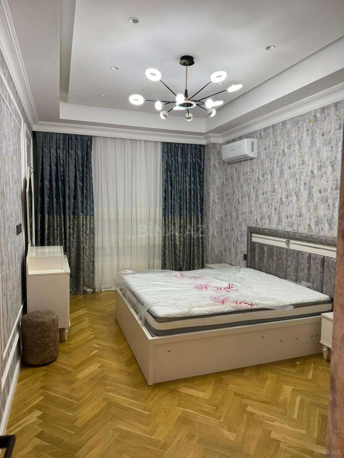 Kirayə verilir 2 otaqlı mənzil 91 m²