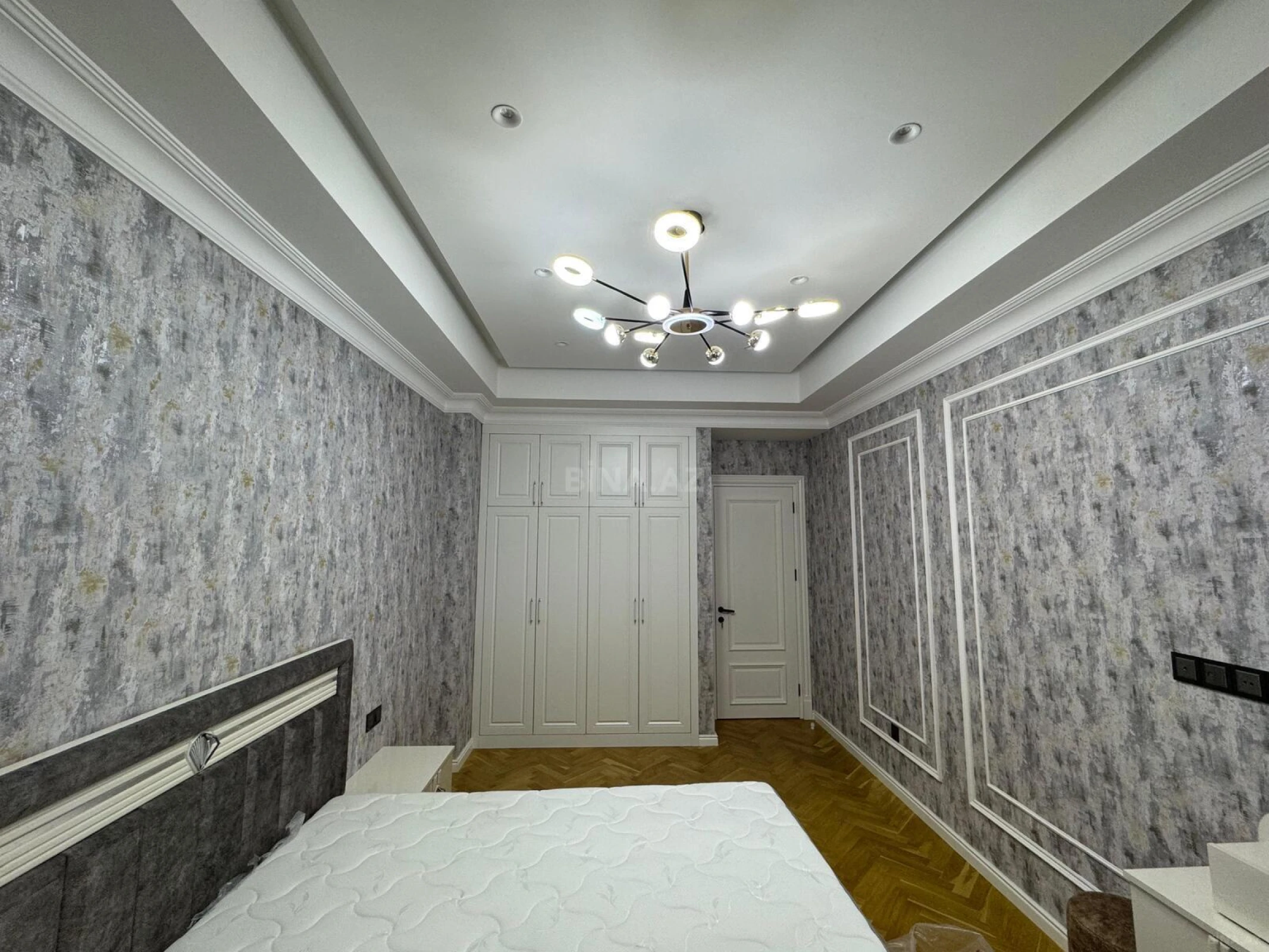 Kirayə verilir 2 otaqlı mənzil 91 m²