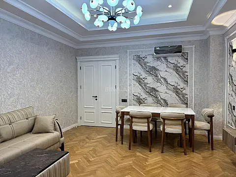 Kirayə verilir 2 otaqlı mənzil 91 m²