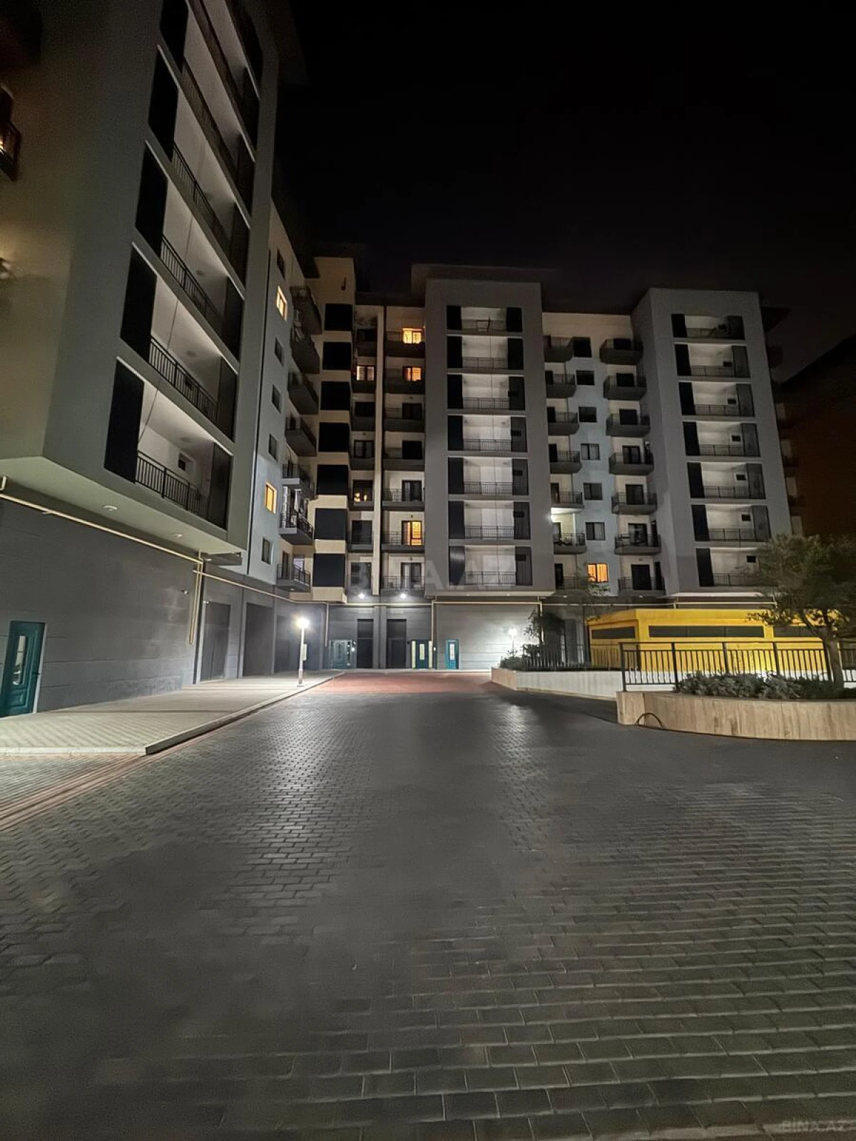 Kirayə verilir 2 otaqlı mənzil 91 m²