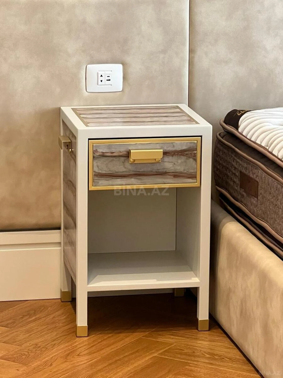 Kirayə verilir 3 otaqlı mənzil 115 m²