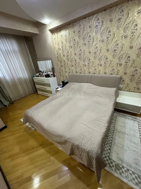 Satılır 2 otaqlı mənzil 87 m²