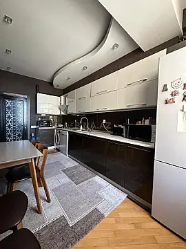 Satılır 2 otaqlı mənzil 87 m²