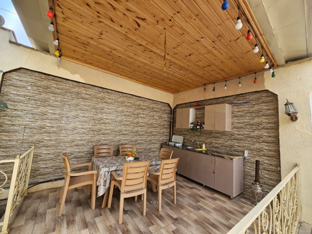 Kirayə verilir 5 otaqlı həyət evi 130 m²