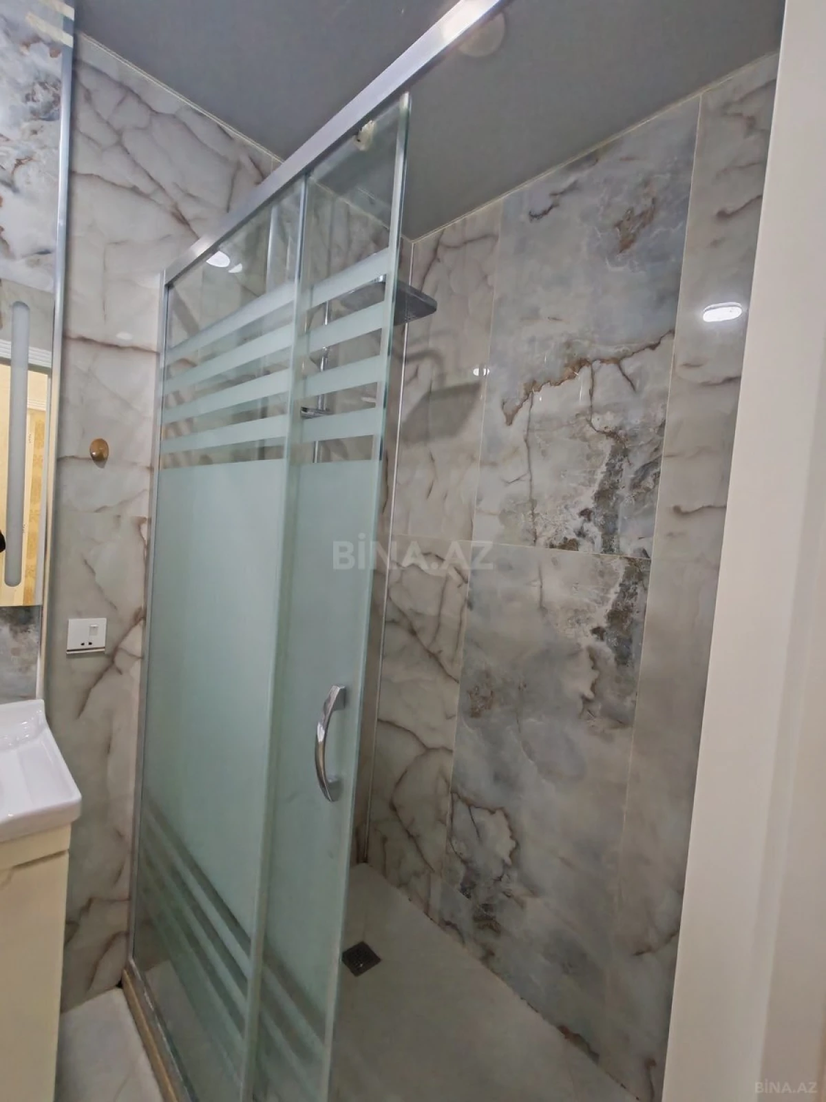 Satılır 2 otaqlı mənzil 62 m²