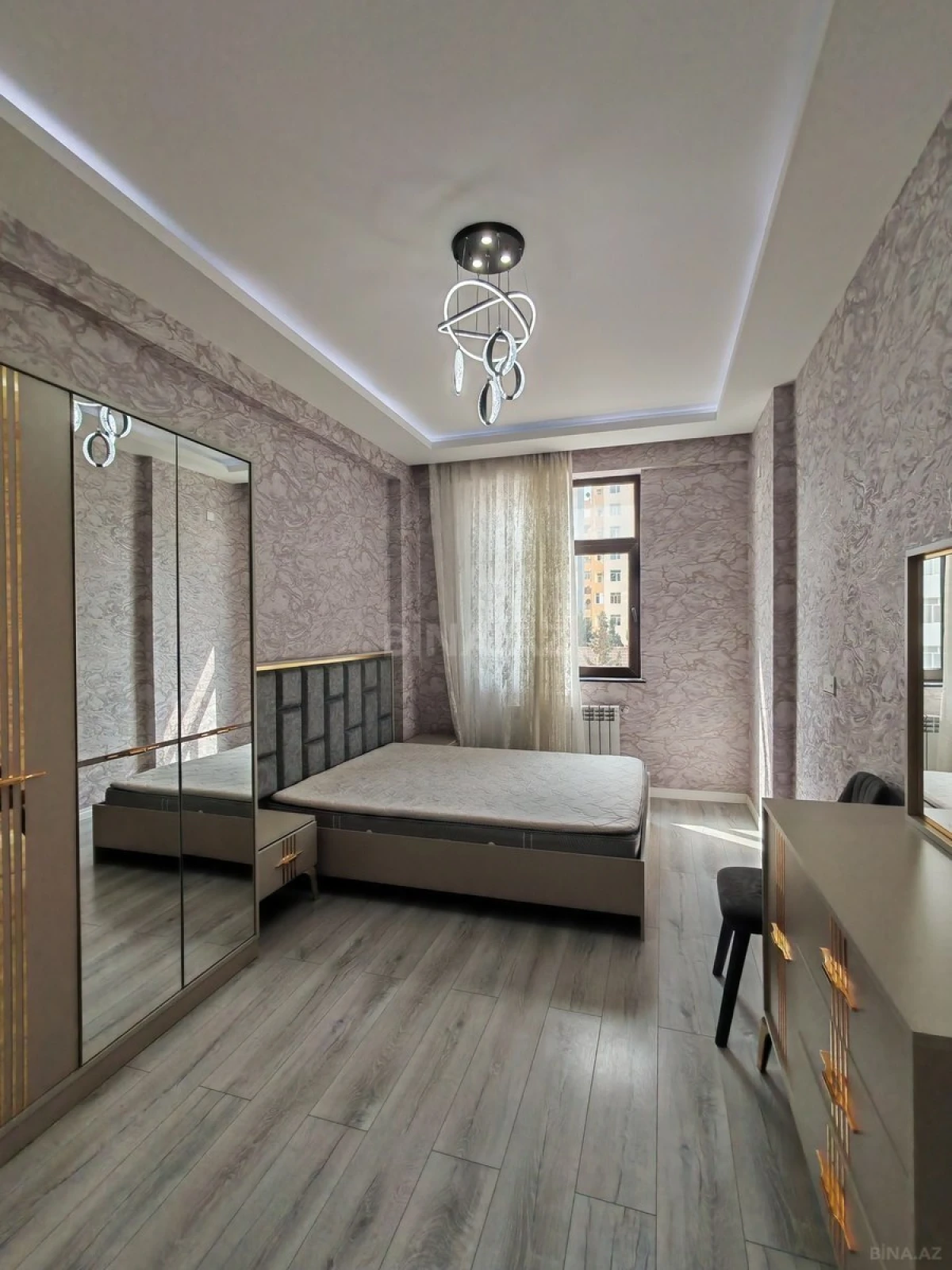 Satılır 2 otaqlı mənzil 62 m²