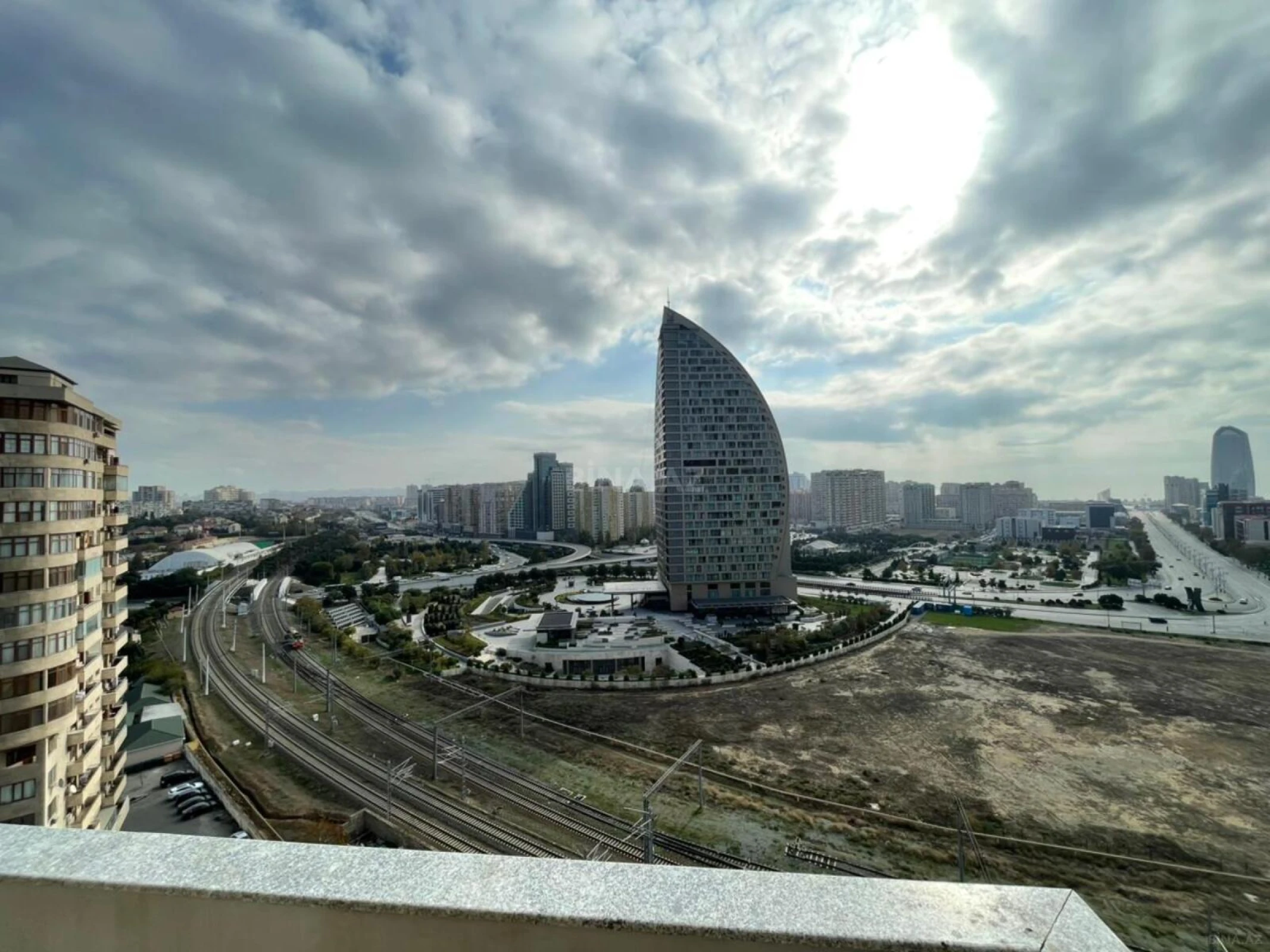 Kirayə verilir 3 otaqlı mənzil 130 m²